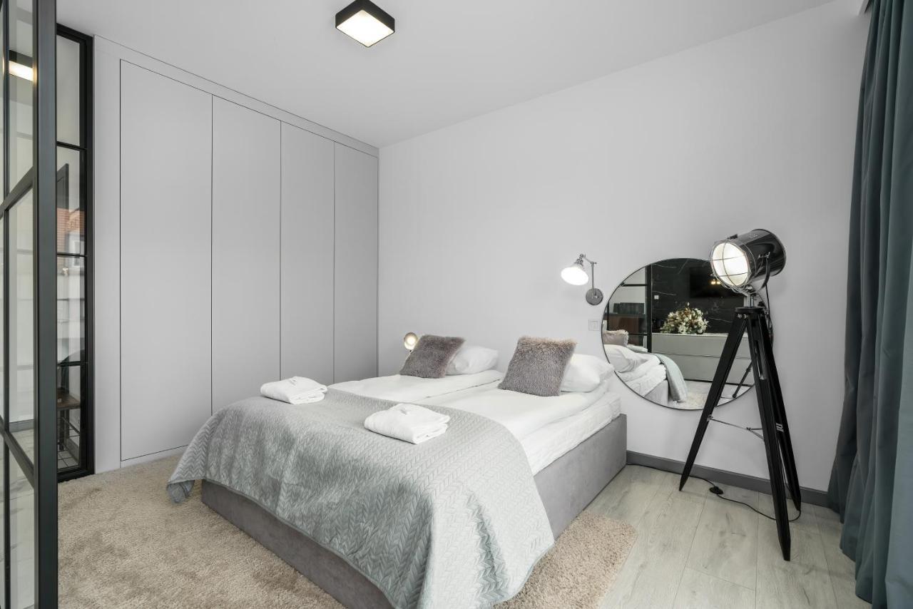 Apartments Poznan Chwaliszewo Residence With Free Garage By Noclegi Renters Exterior photo