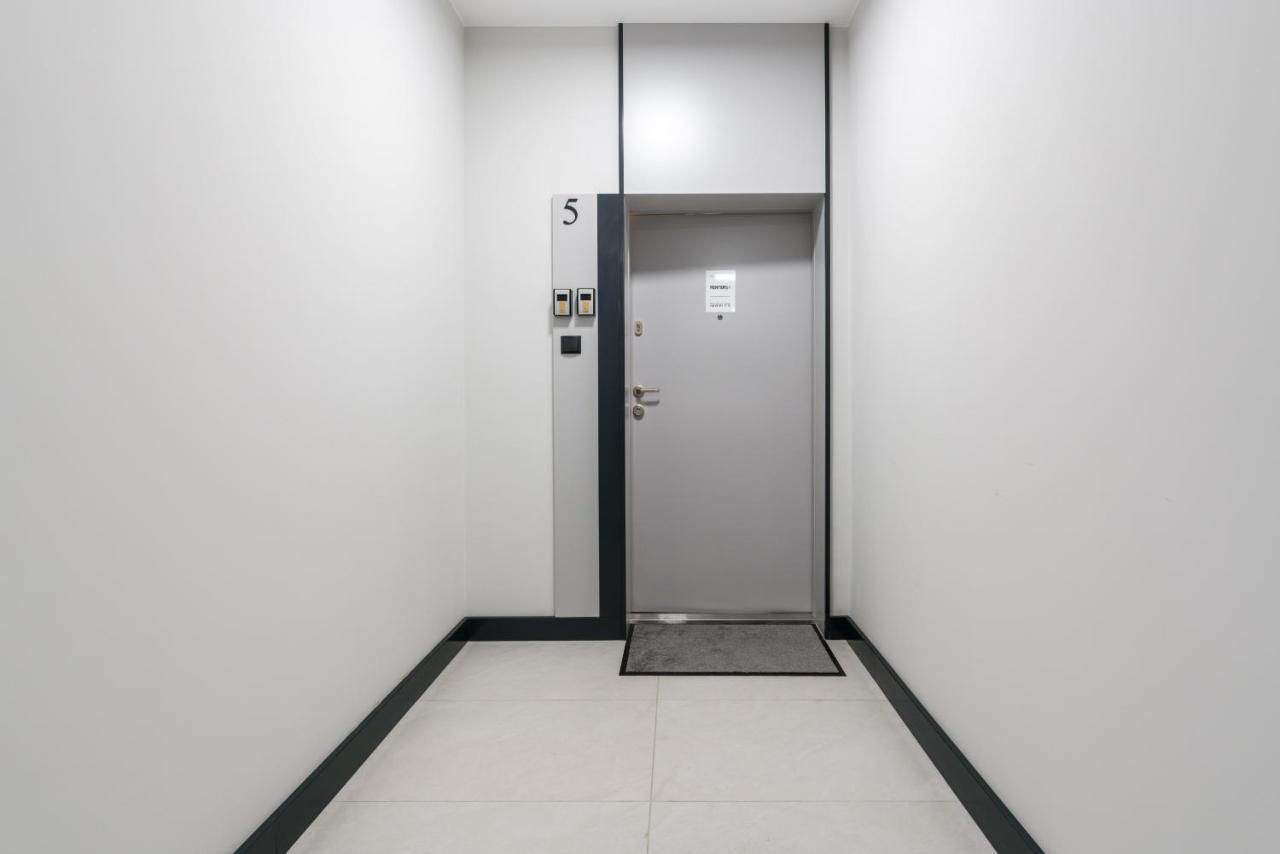 Apartments Poznan Chwaliszewo Residence With Free Garage By Noclegi Renters Exterior photo