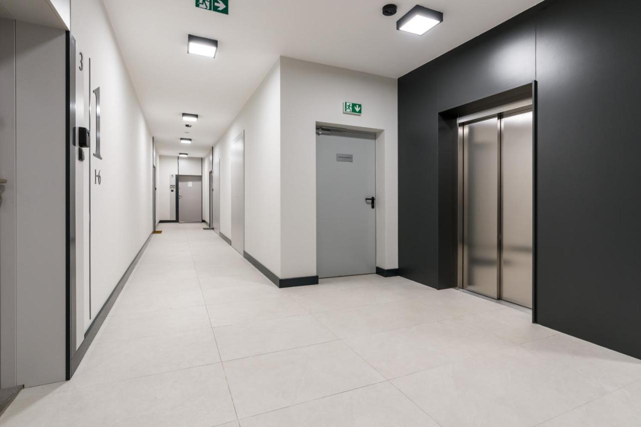 Apartments Poznan Chwaliszewo Residence With Free Garage By Noclegi Renters Exterior photo